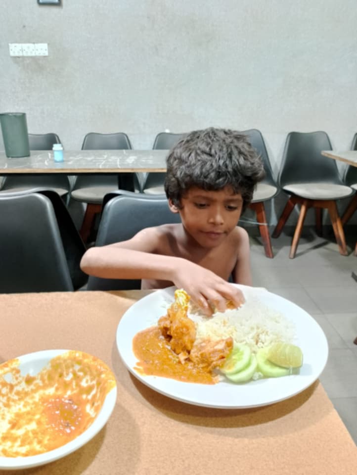 ” আমি সেদিন খাইনি, তবে তৃপ্ত হয়েছিলাম”